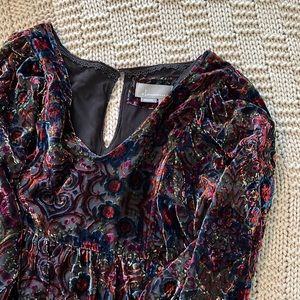 🕺🏼🪩✨Anthropology mini velvet puff sleeve dress